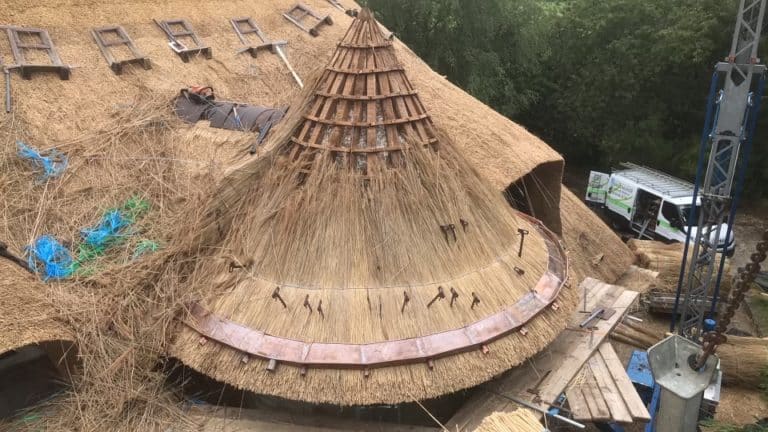 gouttiere cuivre tourelle chaume - Couverture en chaume - Morbihan Baud